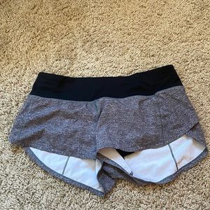 Lululemon speed up shorts size 4. 2.5inches